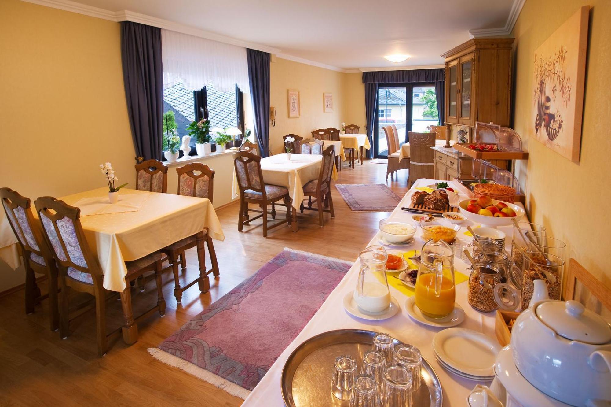 Wein & Gastehaus Hermeshof Hotel Trittenheim Eksteriør billede