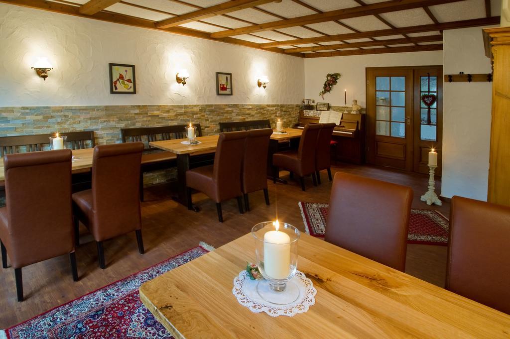 Wein & Gastehaus Hermeshof Hotel Trittenheim Eksteriør billede