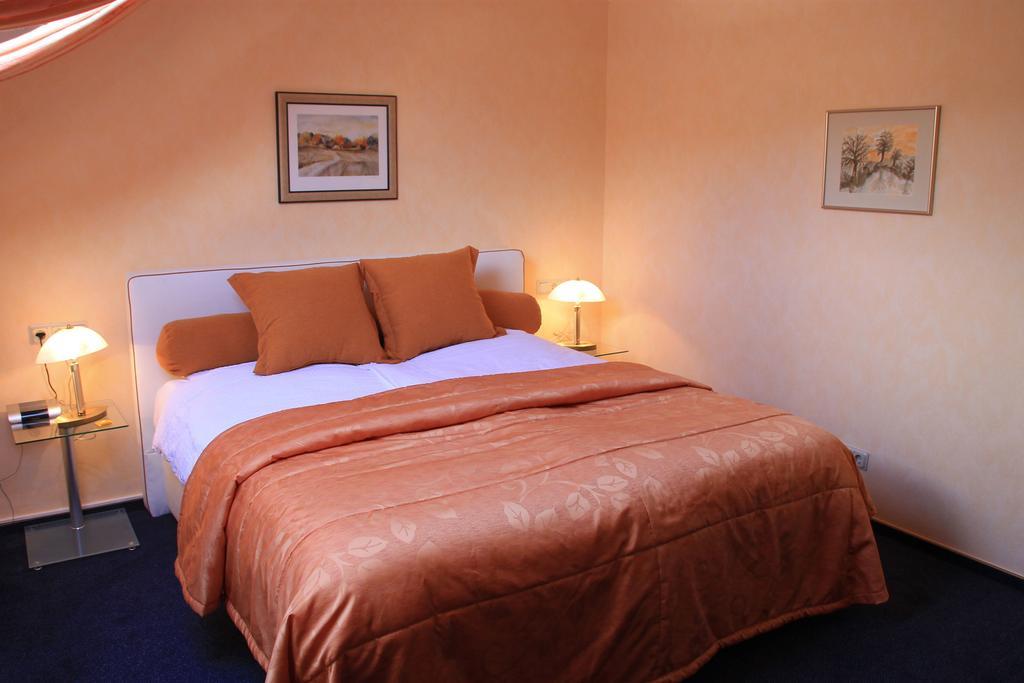 Wein & Gastehaus Hermeshof Hotel Trittenheim Eksteriør billede