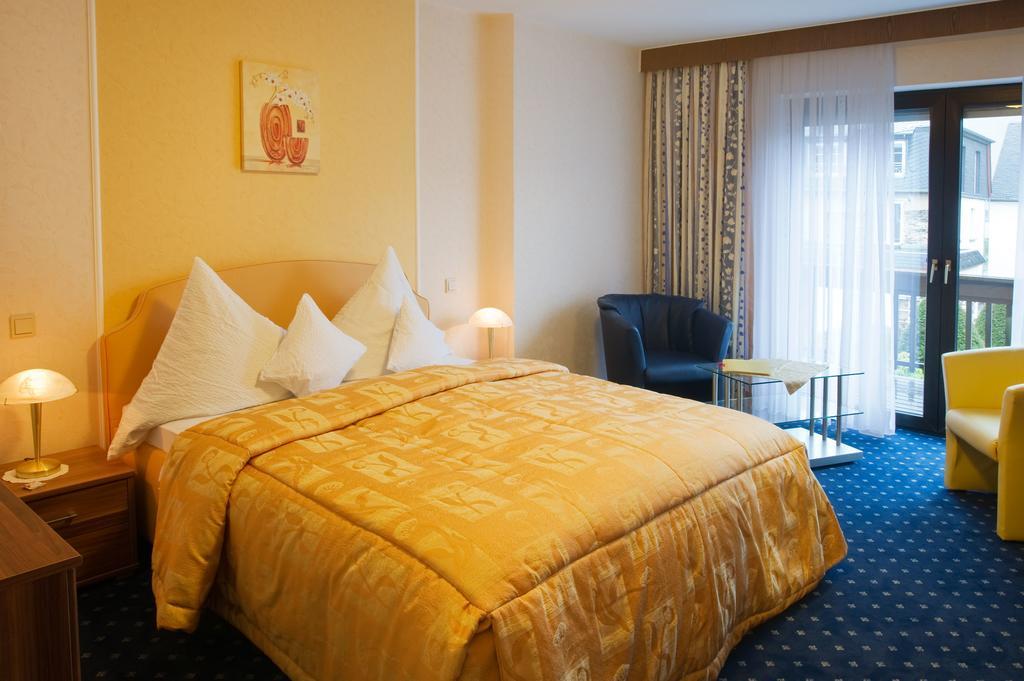 Wein & Gastehaus Hermeshof Hotel Trittenheim Eksteriør billede
