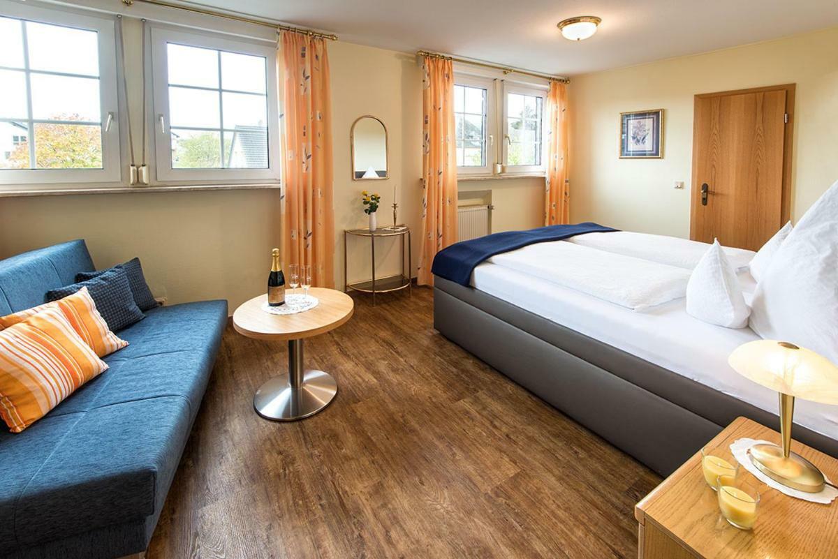 Wein & Gastehaus Hermeshof Hotel Trittenheim Eksteriør billede